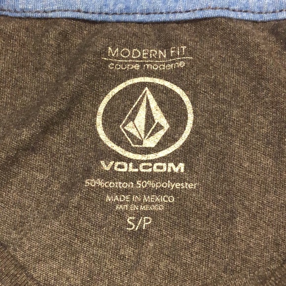 Volcom women’s logo t-shirt. Small - Picture 2 of 2